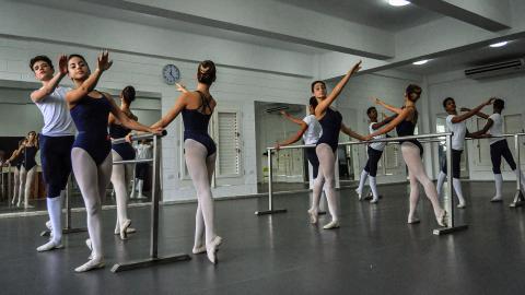 Audiciones para el grupo artístico docente de acosta danza