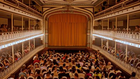 Acosta danza actua en el teatro milanés de pinar del río